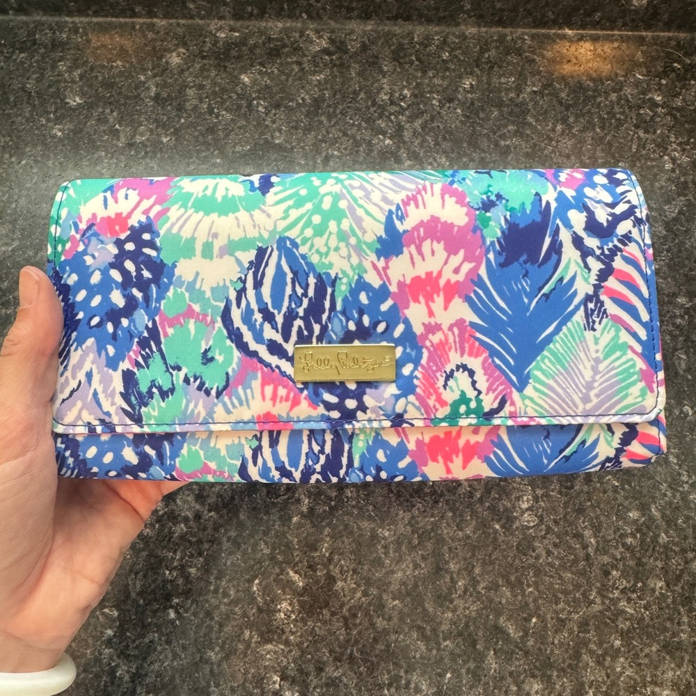 Lilly Pulitzer Travel Wallet Organizer Passport Holder Tropical Print Blue Pink